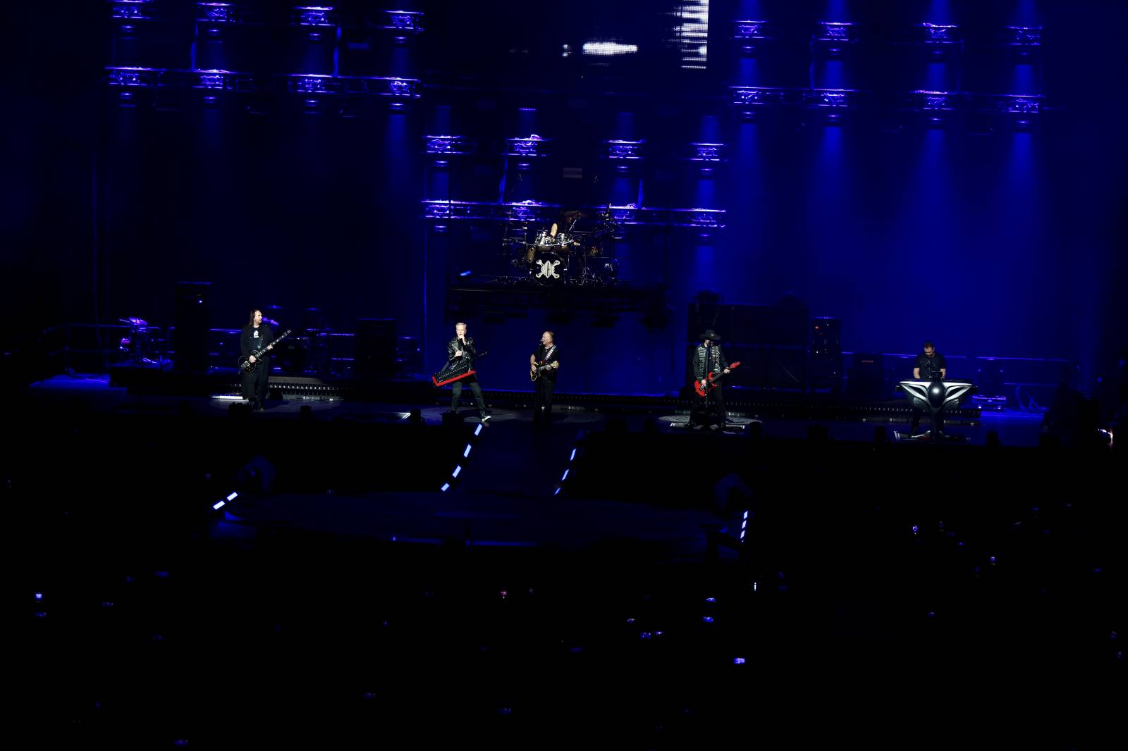 Lucie pomohla druhou vyprodanou O2 arenou Nadaci Terezy Maxové. Na pódium členové pozvali svoje děti