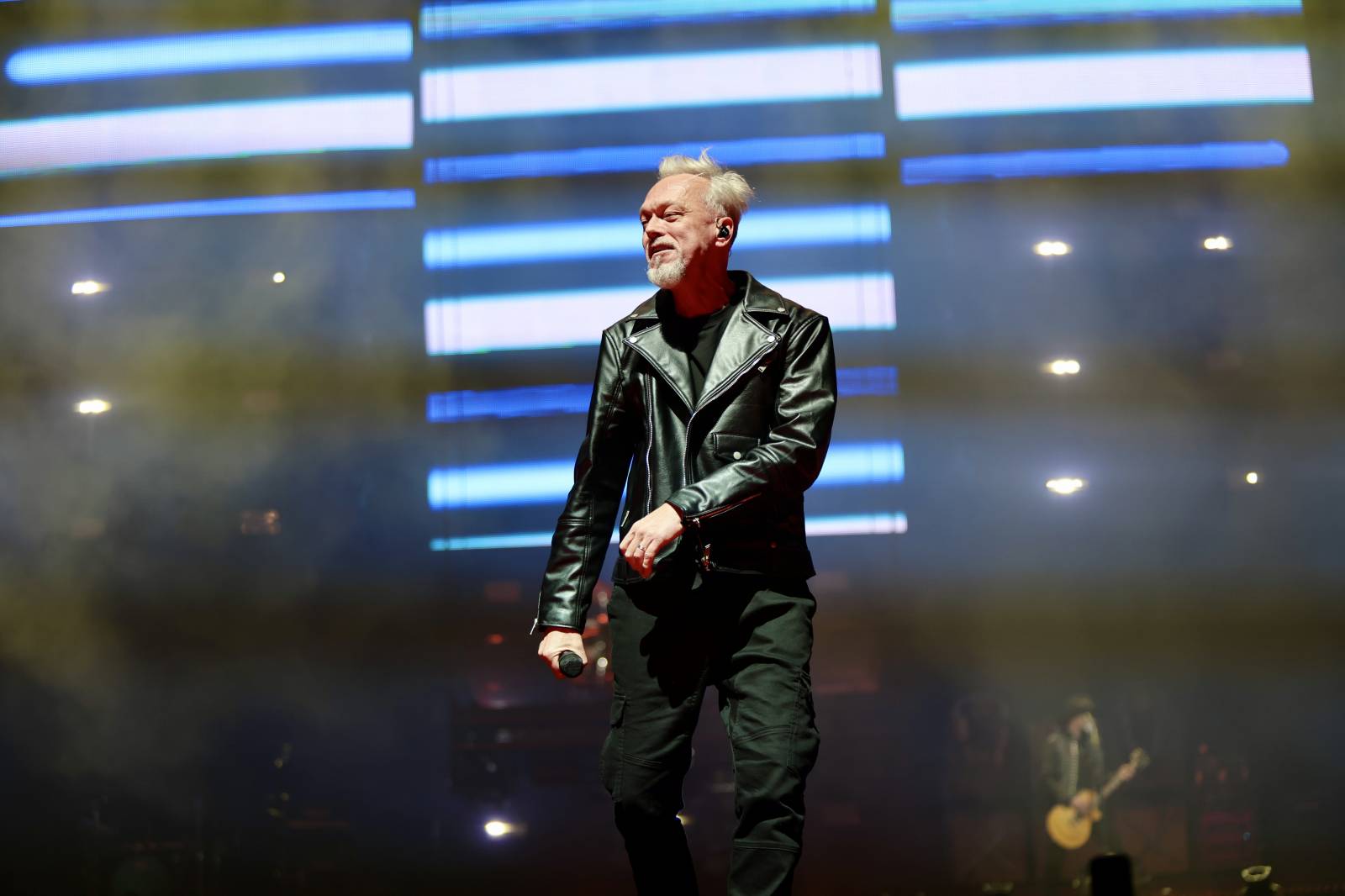 Lucie pomohla druhou vyprodanou O2 arenou Nadaci Terezy Maxové. Na pódium členové pozvali svoje děti