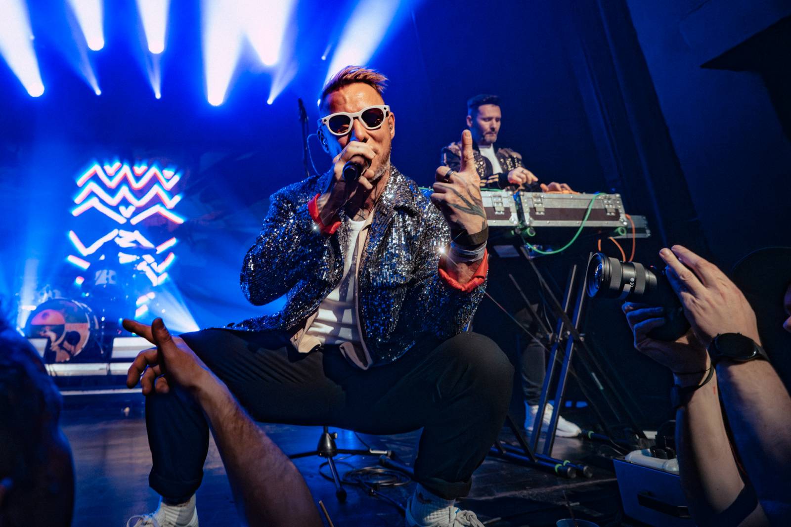 Skyline rozzářili předvánočním mejdanem Palác Akropolis, MC Jacob létal metry vysoko