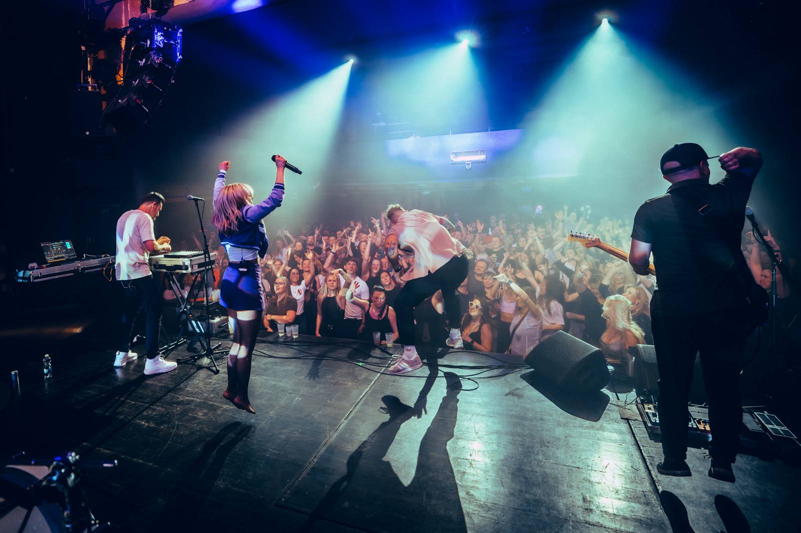 Skyline rozzářili předvánočním mejdanem Palác Akropolis, MC Jacob létal metry vysoko