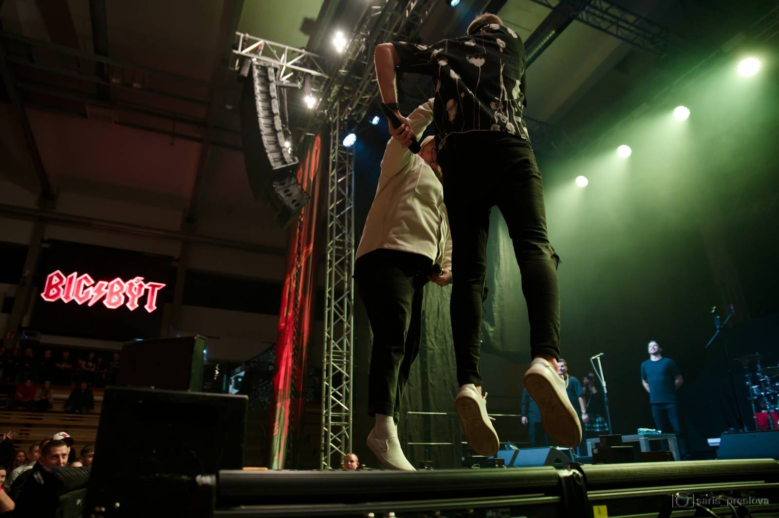 Rybičky 48 v Plzni: Ohnivá show i hosté Pepa Bolan a Bára Zemanová 