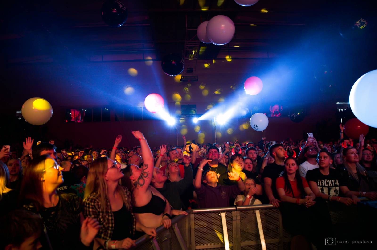 Rybičky 48 v Plzni: Ohnivá show i hosté Pepa Bolan a Bára Zemanová 