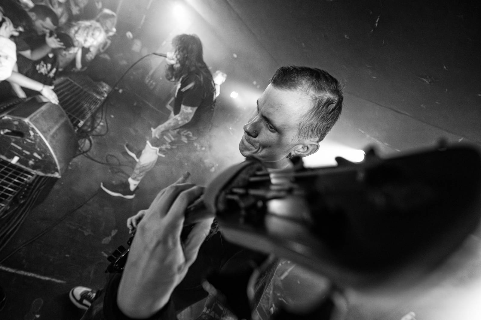 Hrození záchodovými štětkami i házení toaletním papírem. Takový byl Gutafest v Rock Café