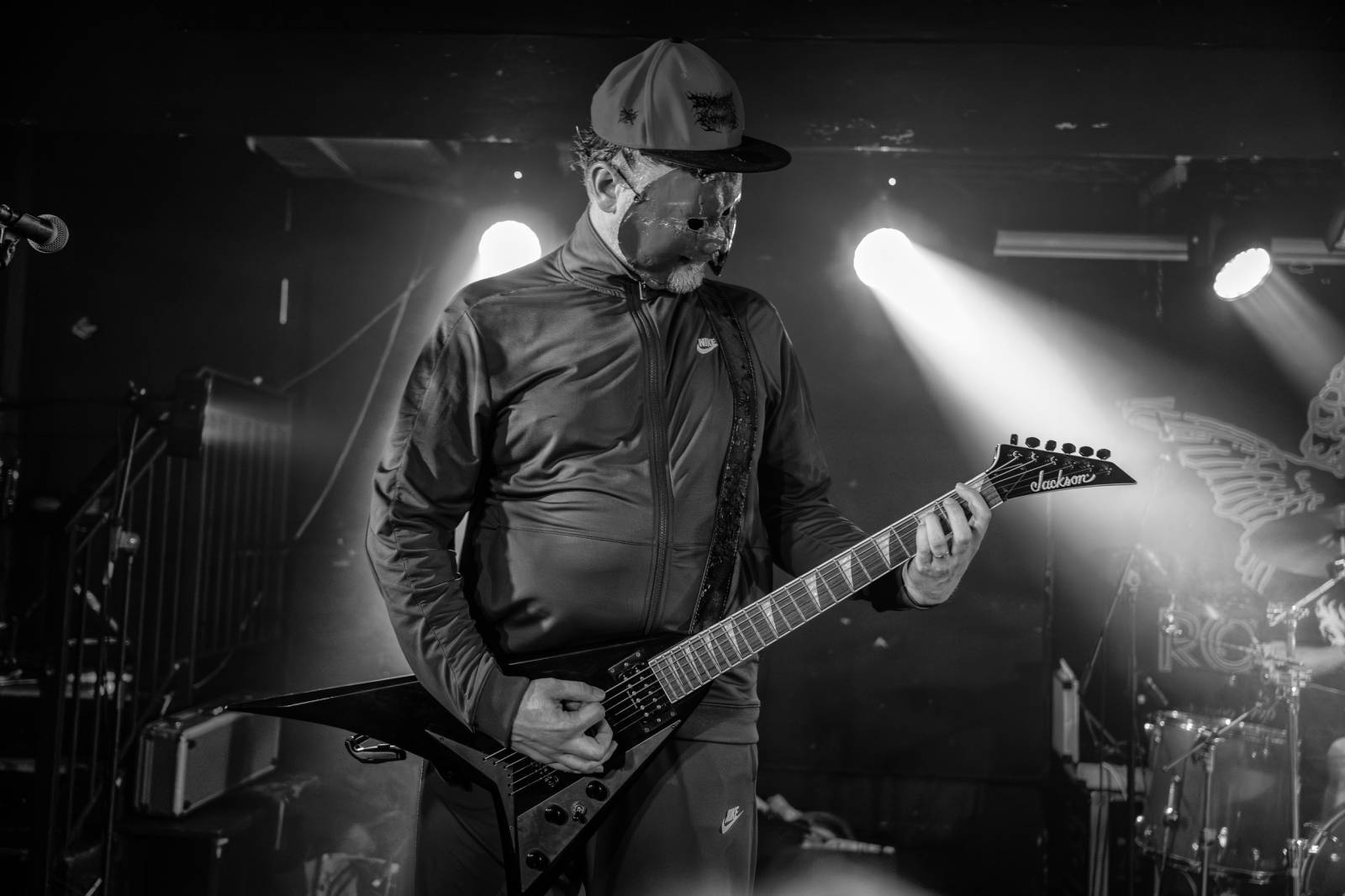 Hrození záchodovými štětkami i házení toaletním papírem. Takový byl Gutafest v Rock Café