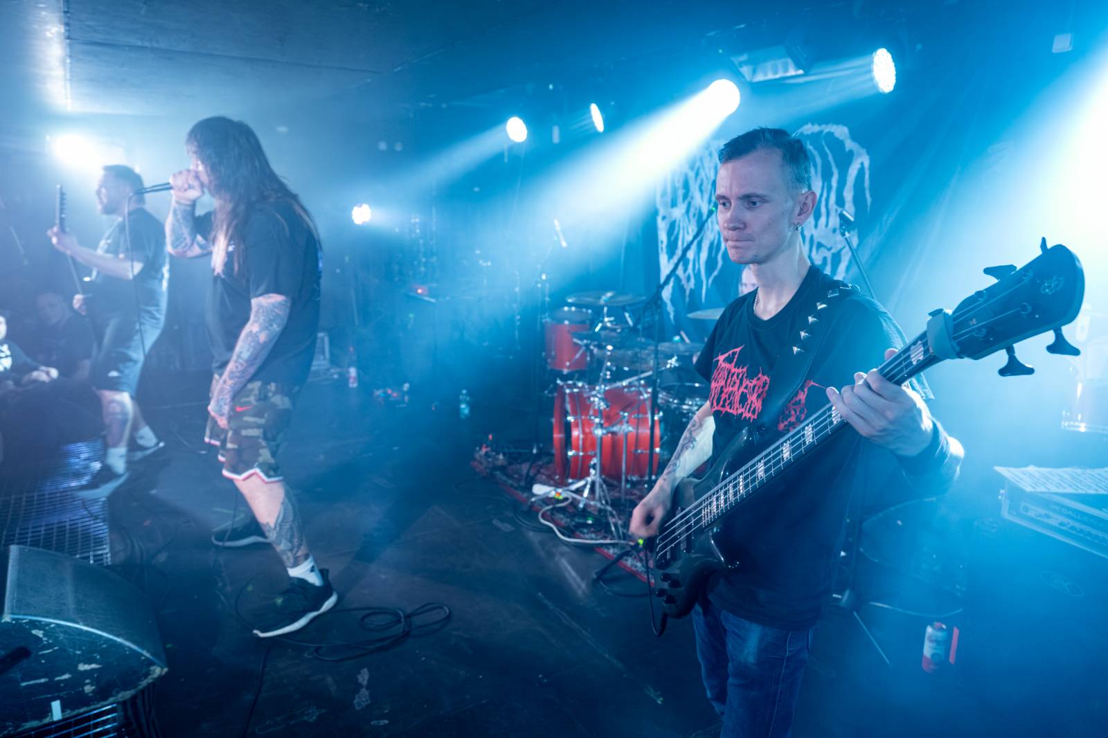 Hrození záchodovými štětkami i házení toaletním papírem. Takový byl Gutafest v Rock Café