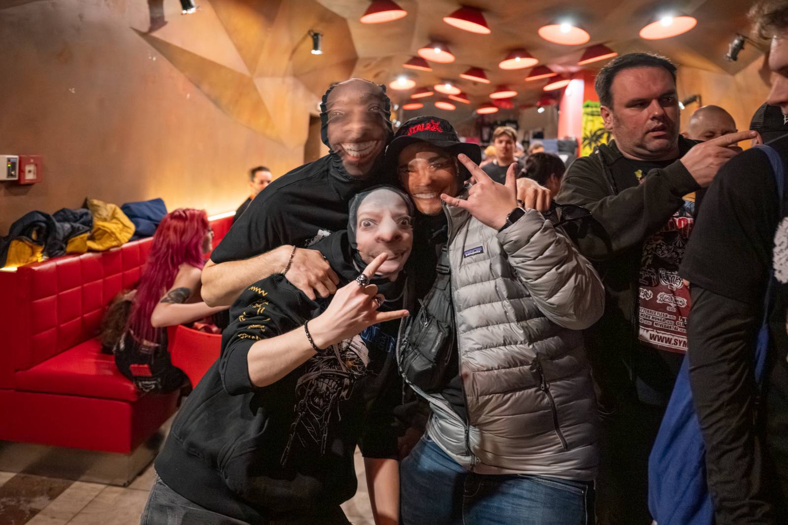 Hrození záchodovými štětkami i házení toaletním papírem. Takový byl Gutafest v Rock Café