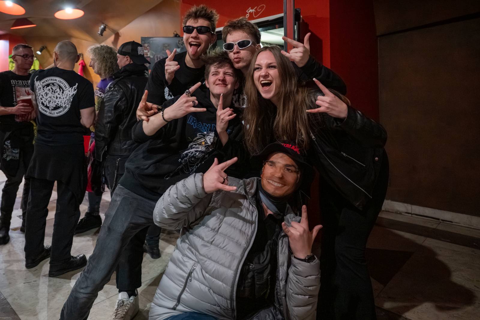 Hrození záchodovými štětkami i házení toaletním papírem. Takový byl Gutafest v Rock Café