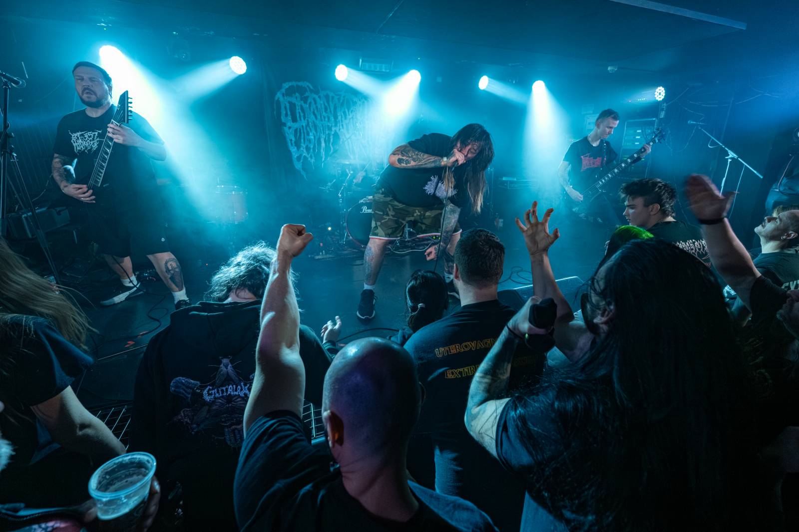 Hrození záchodovými štětkami i házení toaletním papírem. Takový byl Gutafest v Rock Café