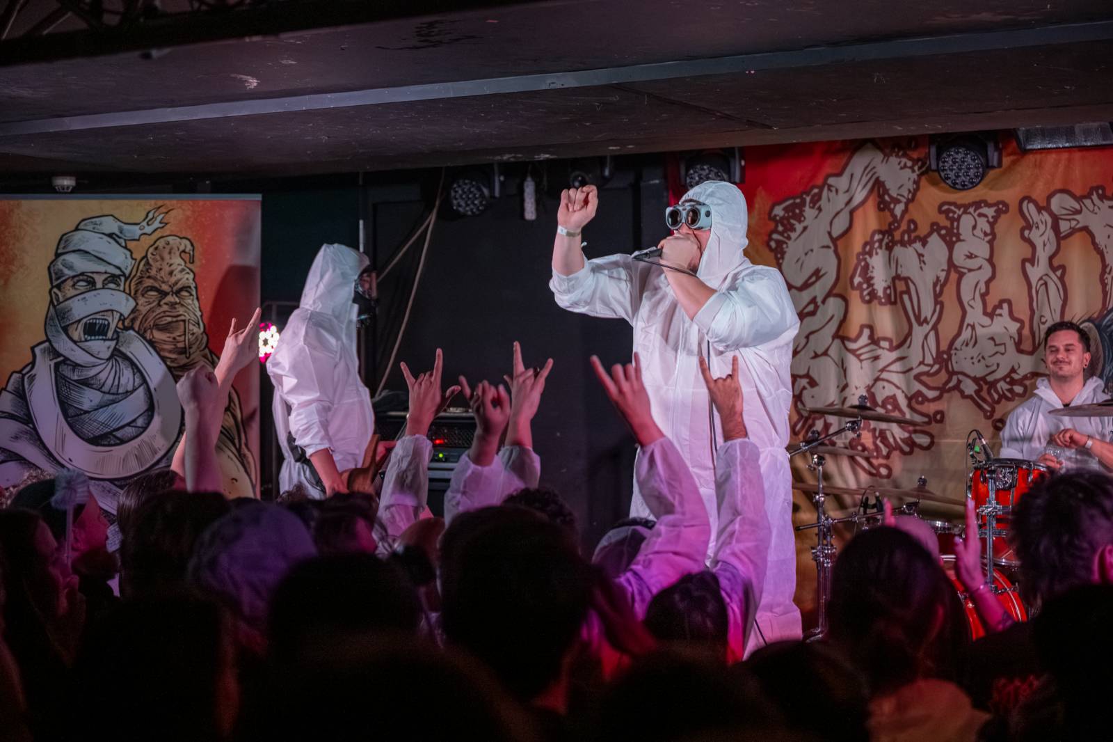 Hrození záchodovými štětkami i házení toaletním papírem. Takový byl Gutafest v Rock Café