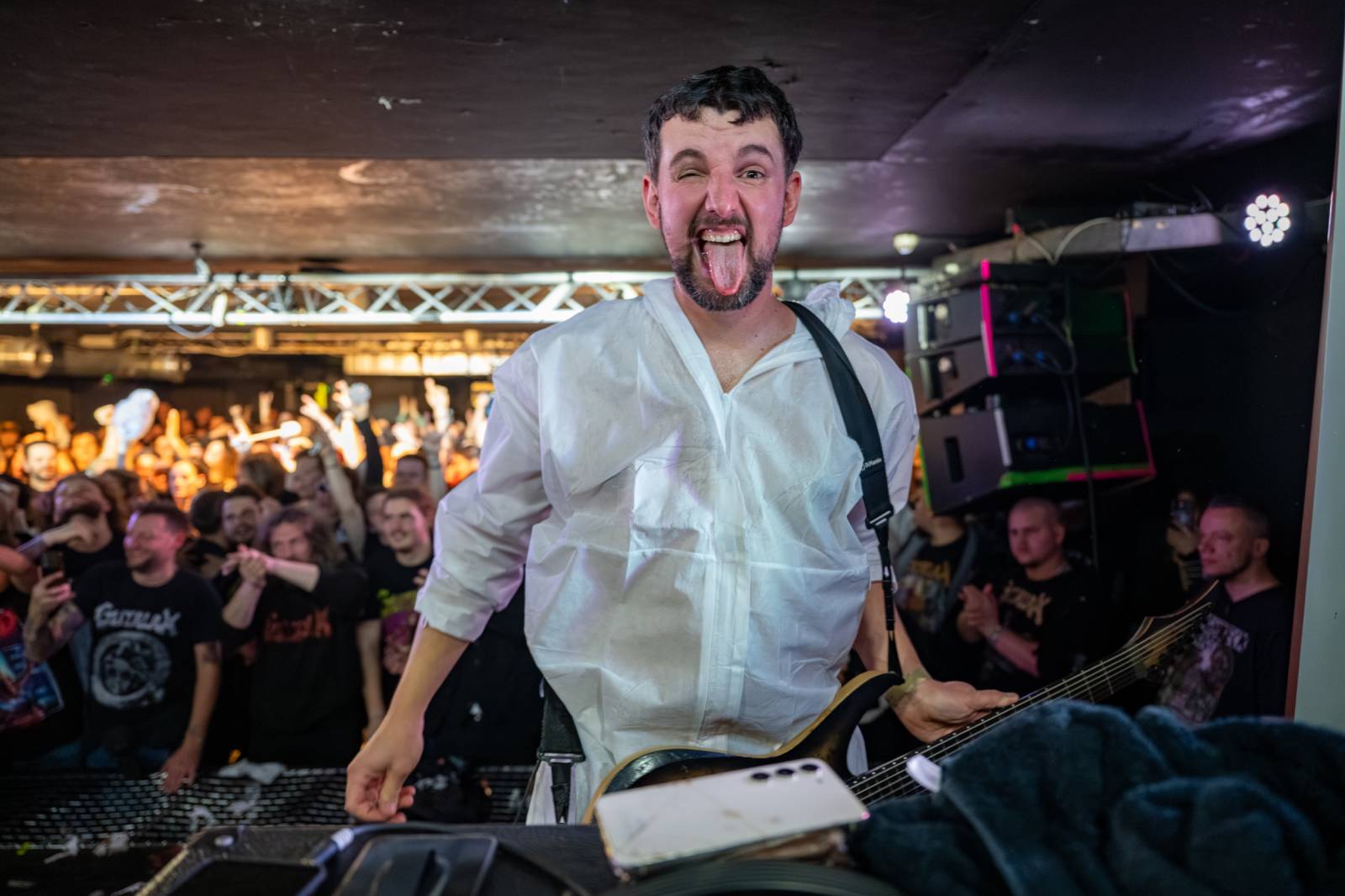 Hrození záchodovými štětkami i házení toaletním papírem. Takový byl Gutafest v Rock Café