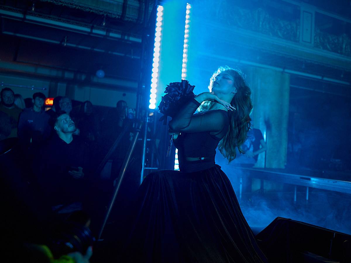 Vyprodaná Zllucerna shořela. Cocotte Minute odehráli s hosty Stellvris svůj doposud největší koncert