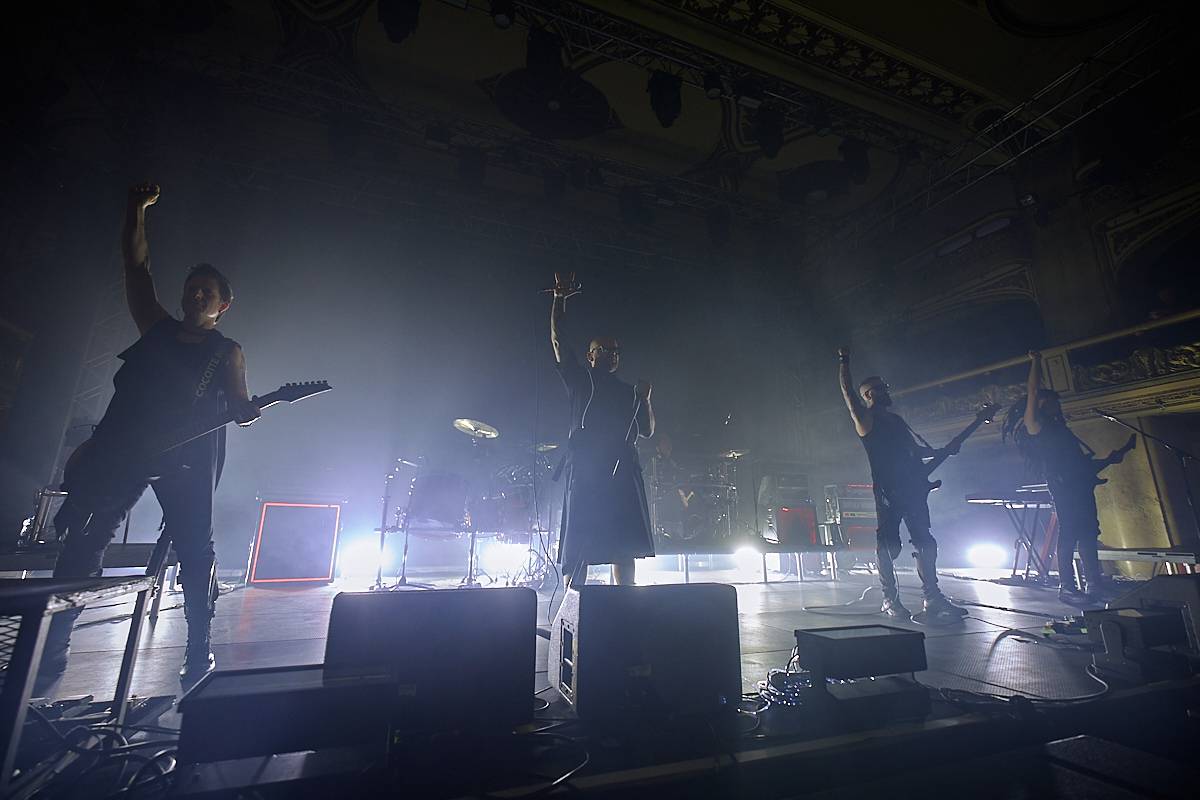 Vyprodaná Zllucerna shořela. Cocotte Minute odehráli s hosty Stellvris svůj doposud největší koncert