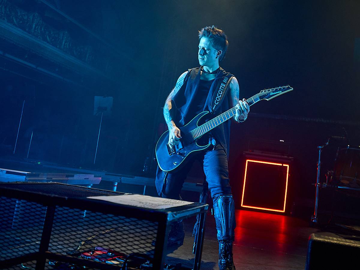 Vyprodaná Zllucerna shořela. Cocotte Minute odehráli s hosty Stellvris svůj doposud největší koncert