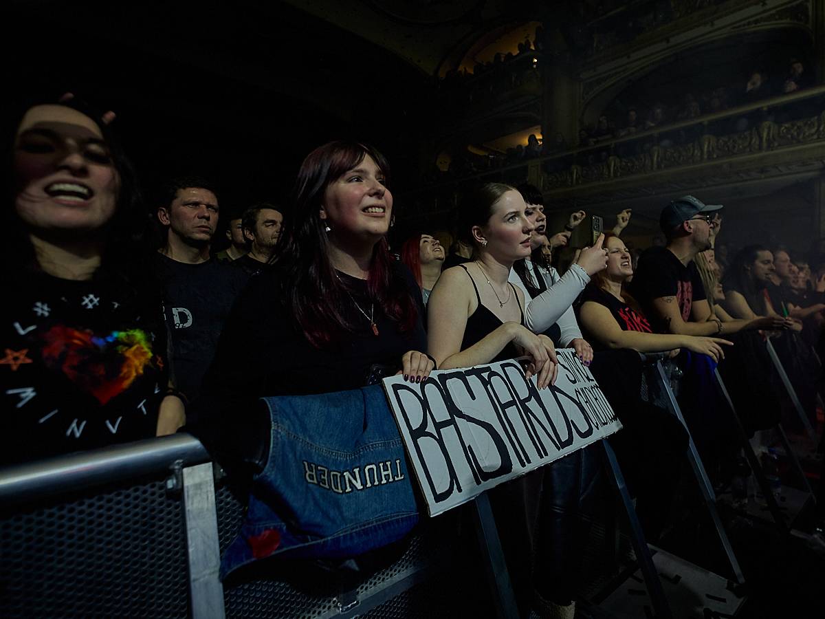 Vyprodaná Zllucerna shořela. Cocotte Minute odehráli s hosty Stellvris svůj doposud největší koncert