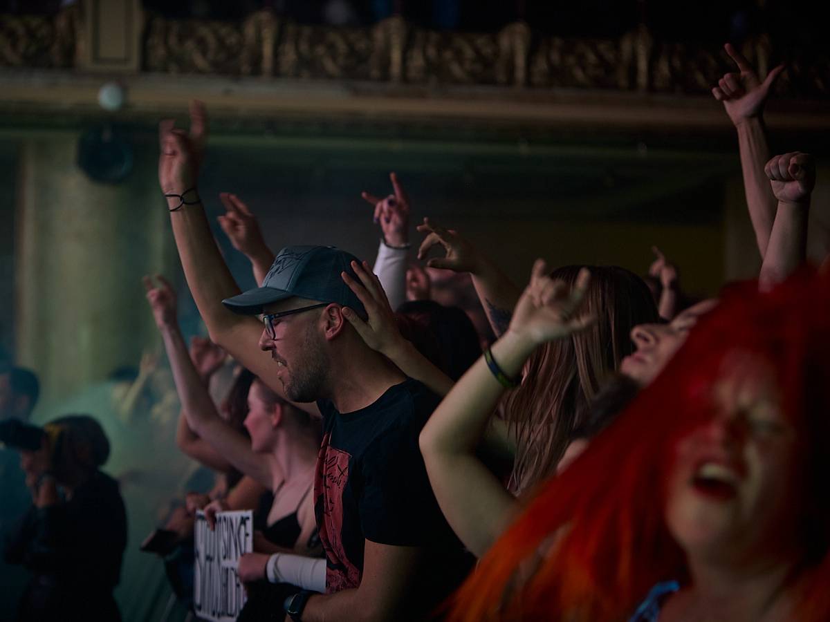 Vyprodaná Zllucerna shořela. Cocotte Minute odehráli s hosty Stellvris svůj doposud největší koncert