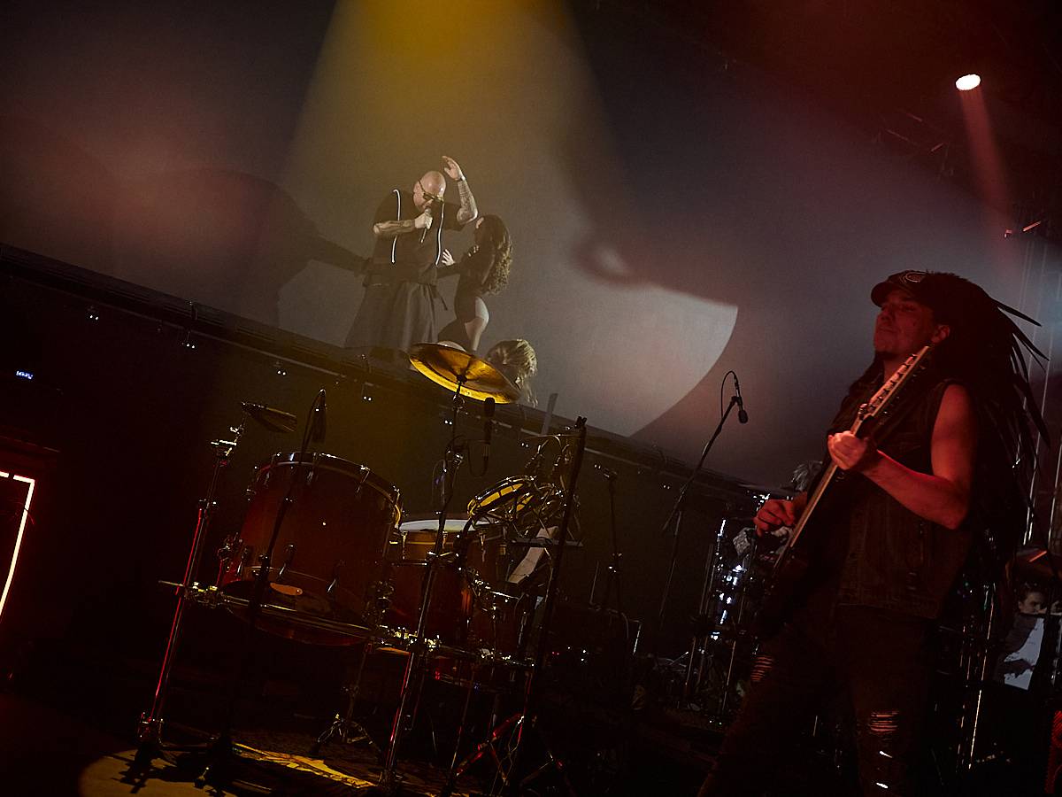 Vyprodaná Zllucerna shořela. Cocotte Minute odehráli s hosty Stellvris svůj doposud největší koncert