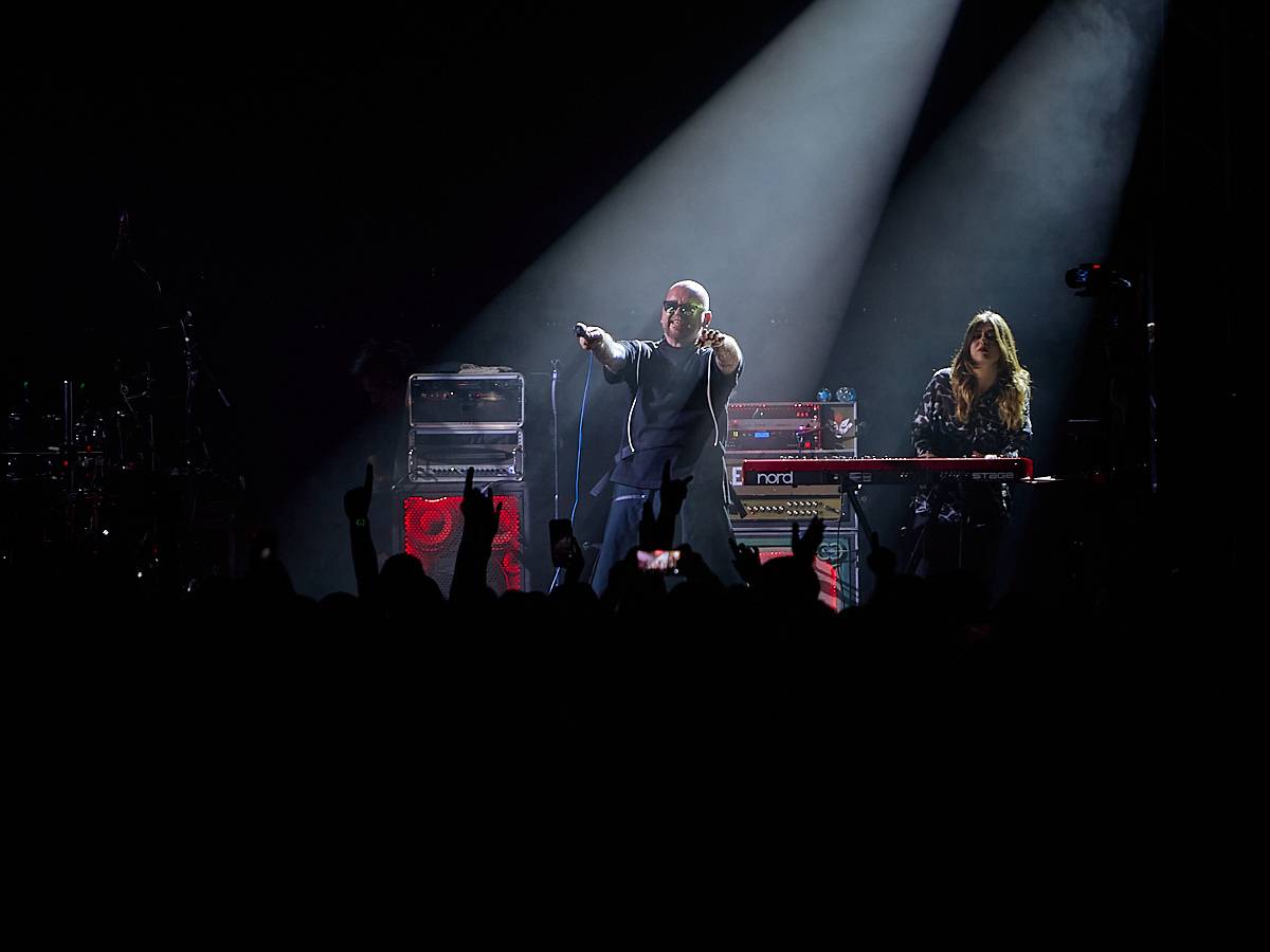 Vyprodaná Zllucerna shořela. Cocotte Minute odehráli s hosty Stellvris svůj doposud největší koncert