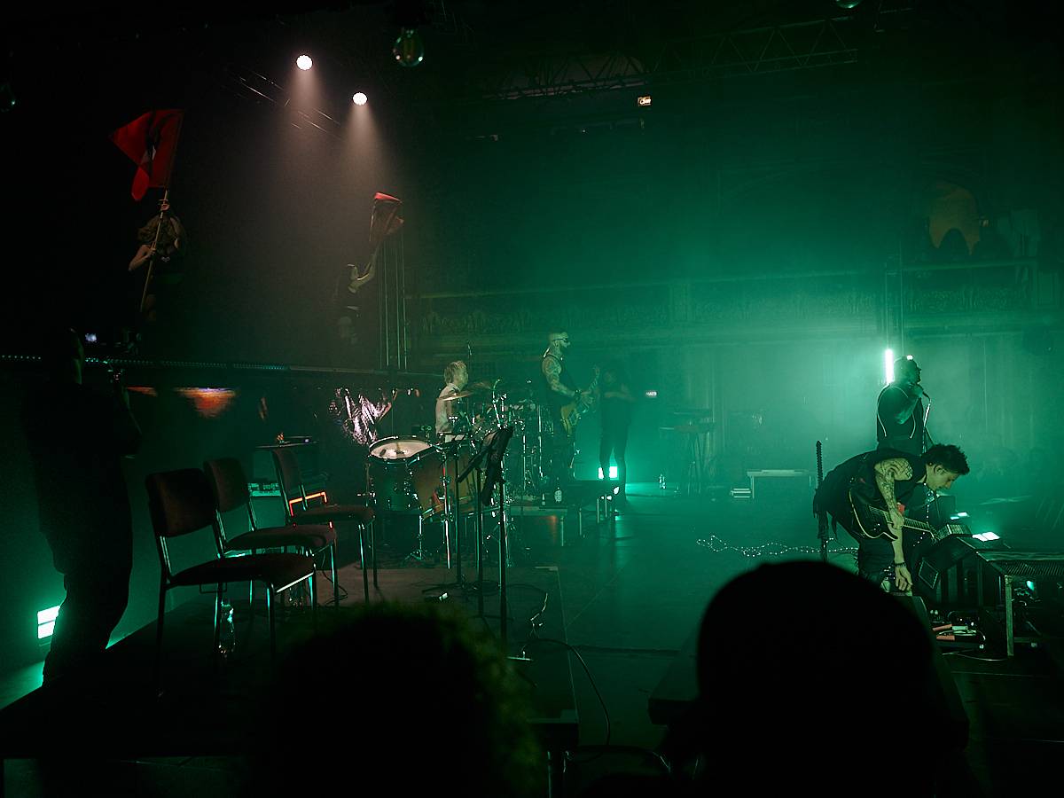 Vyprodaná Zllucerna shořela. Cocotte Minute odehráli s hosty Stellvris svůj doposud největší koncert