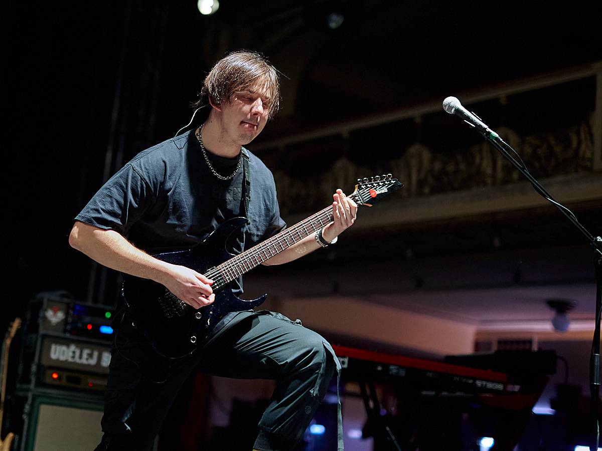 Vyprodaná Zllucerna shořela. Cocotte Minute odehráli s hosty Stellvris svůj doposud největší koncert