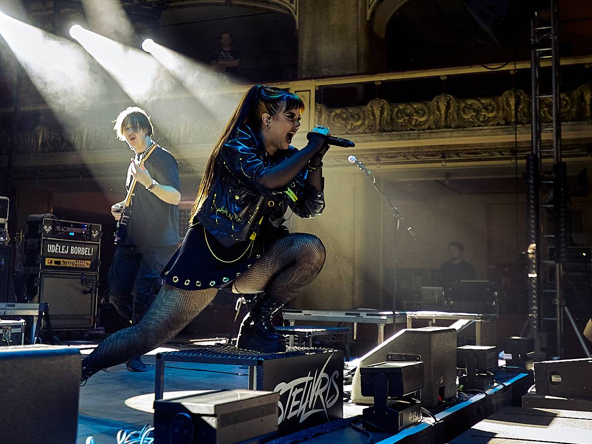 Vyprodaná Zllucerna shořela. Cocotte Minute odehráli s hosty Stellvris svůj doposud největší koncert