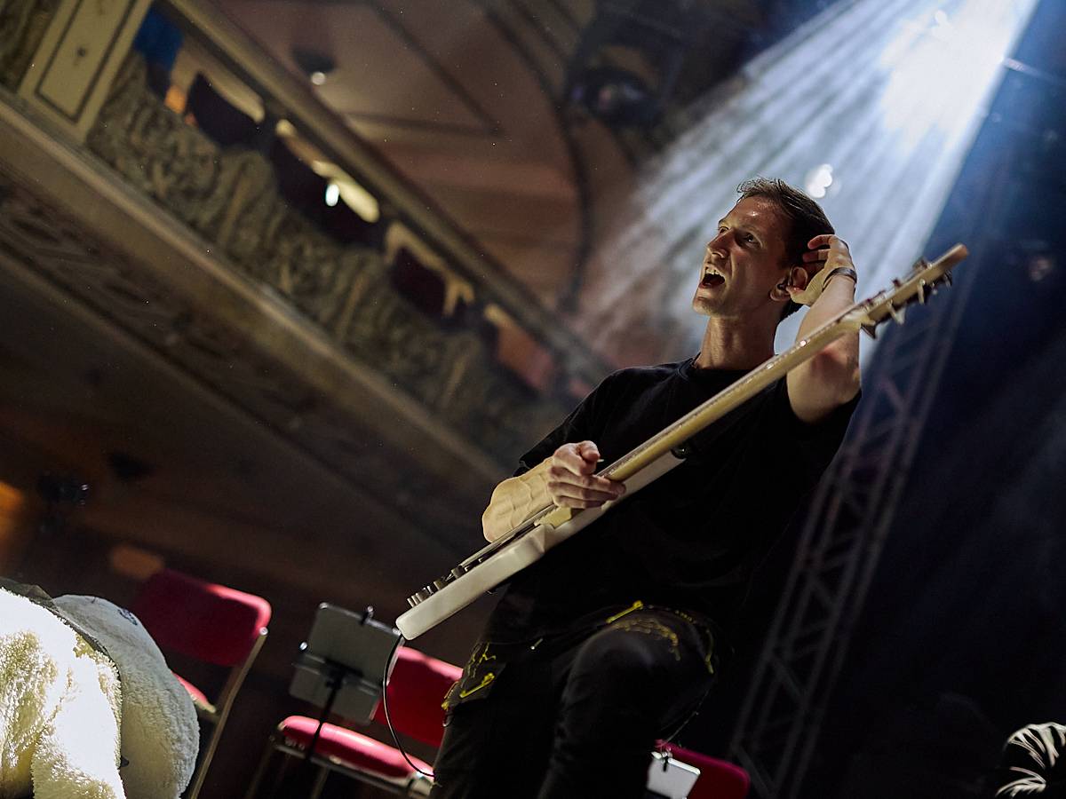 Vyprodaná Zllucerna shořela. Cocotte Minute odehráli s hosty Stellvris svůj doposud největší koncert