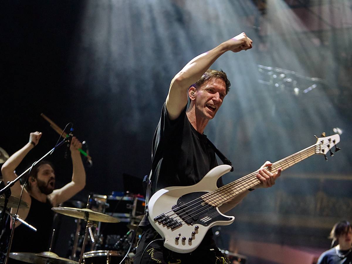 Vyprodaná Zllucerna shořela. Cocotte Minute odehráli s hosty Stellvris svůj doposud největší koncert