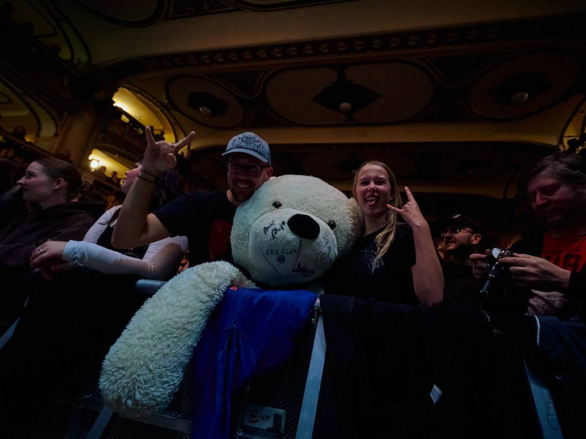 Vyprodaná Zllucerna shořela. Cocotte Minute odehráli s hosty Stellvris svůj doposud největší koncert