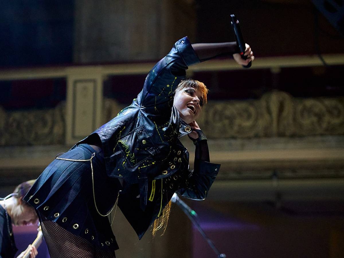 Vyprodaná Zllucerna shořela. Cocotte Minute odehráli s hosty Stellvris svůj doposud největší koncert