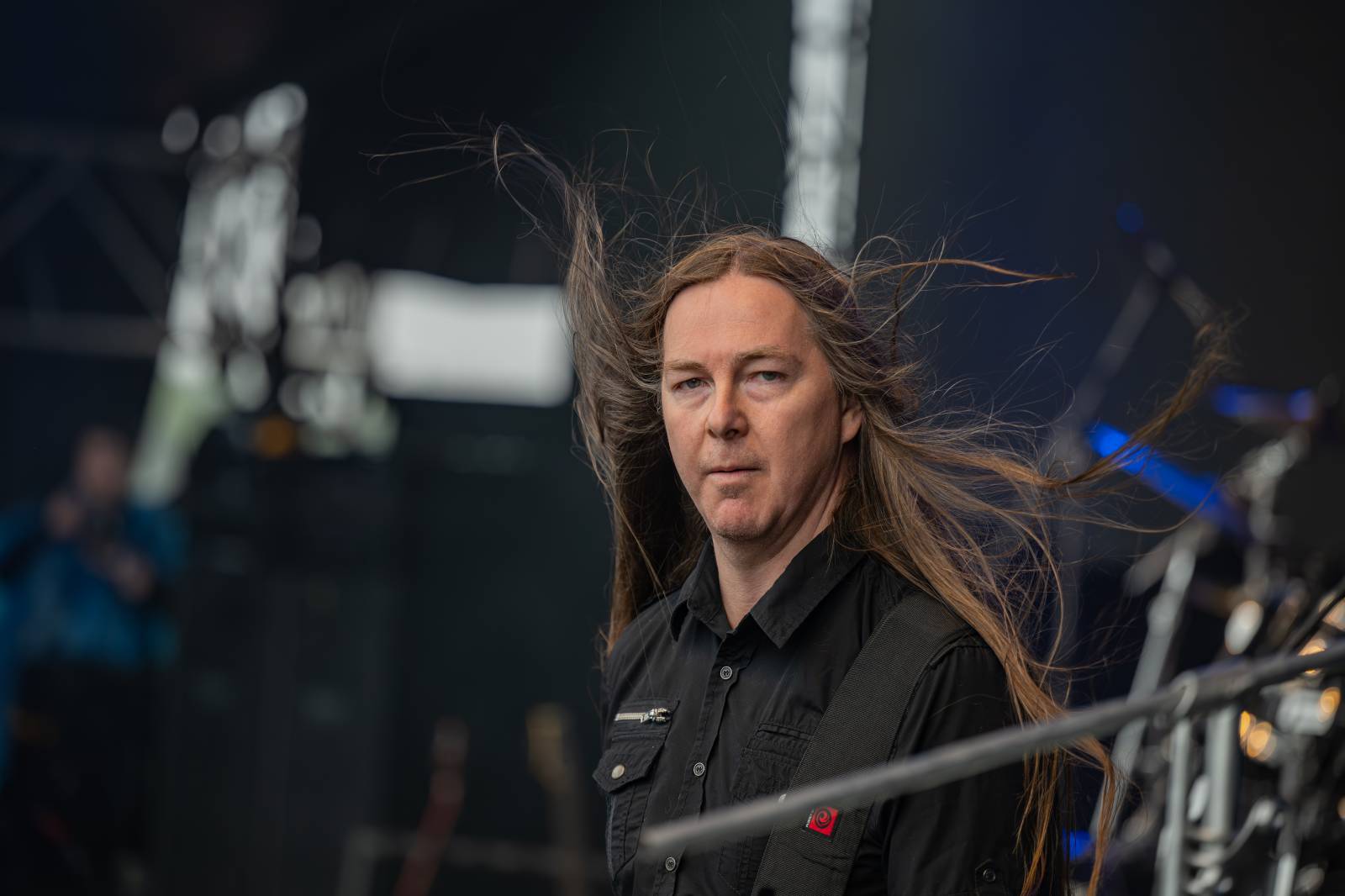 Rok 2025 objektivem fotografů | Z očí do fotoaparátu Jiřího Linharta. Fotil Dymytry, Pana Lynxe, Čechomor i Martu Jandovou