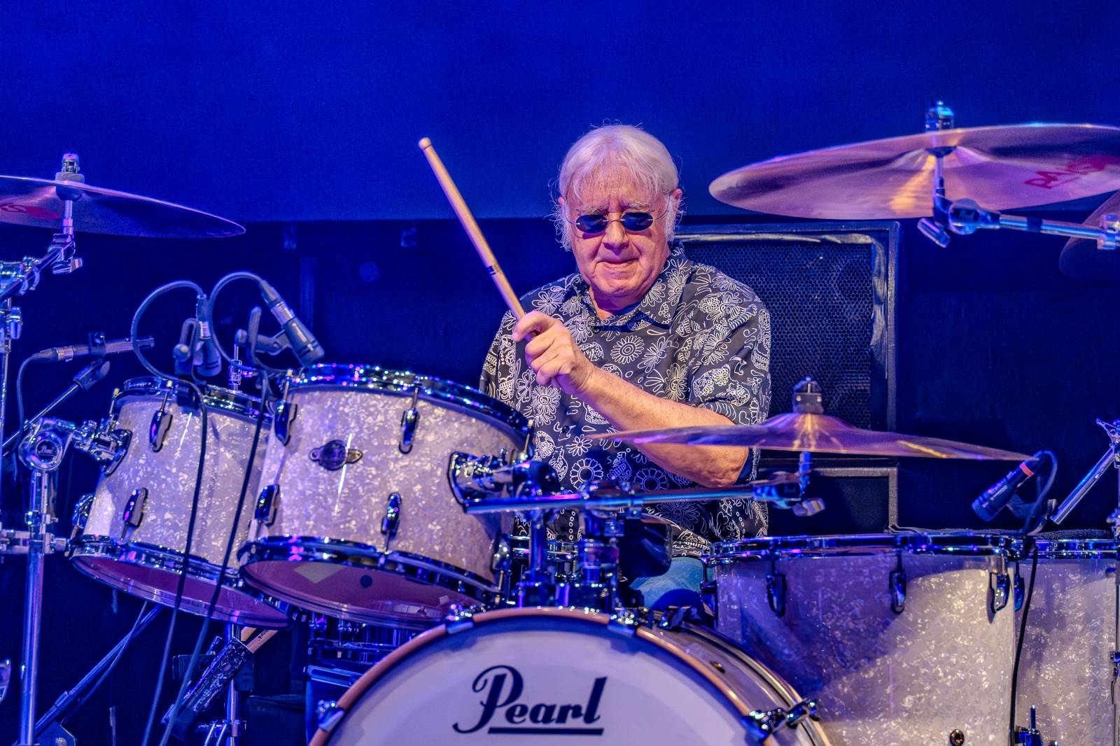 Rok 2025 objektivem fotografů | Z očí do fotoaparátu Jiřího Linharta. Fotil Dymytry, Pana Lynxe, Čechomor i Martu Jandovou