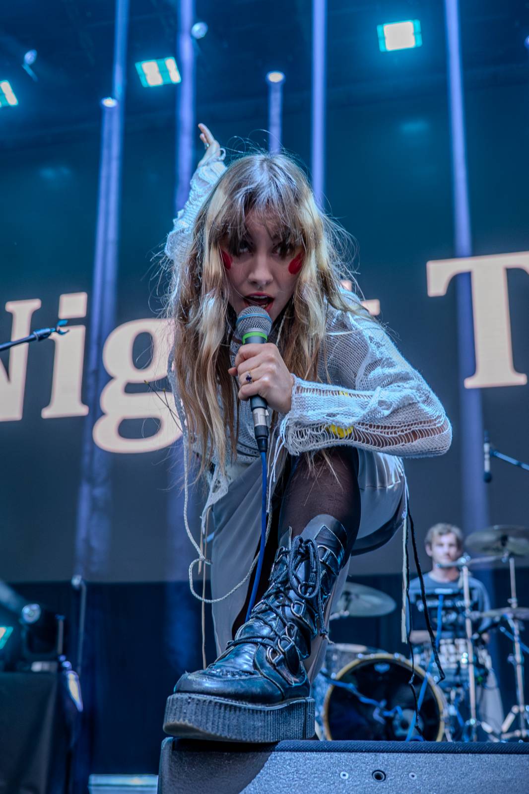 Rok 2025 objektivem fotografů | Z očí do fotoaparátu Jiřího Linharta. Fotil Dymytry, Pana Lynxe, Čechomor i Martu Jandovou