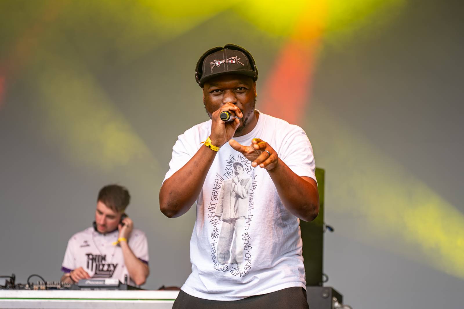 Rok 2025 objektivem fotografů | Z očí do fotoaparátu Jiřího Linharta. Fotil Dymytry, Pana Lynxe, Čechomor i Martu Jandovou