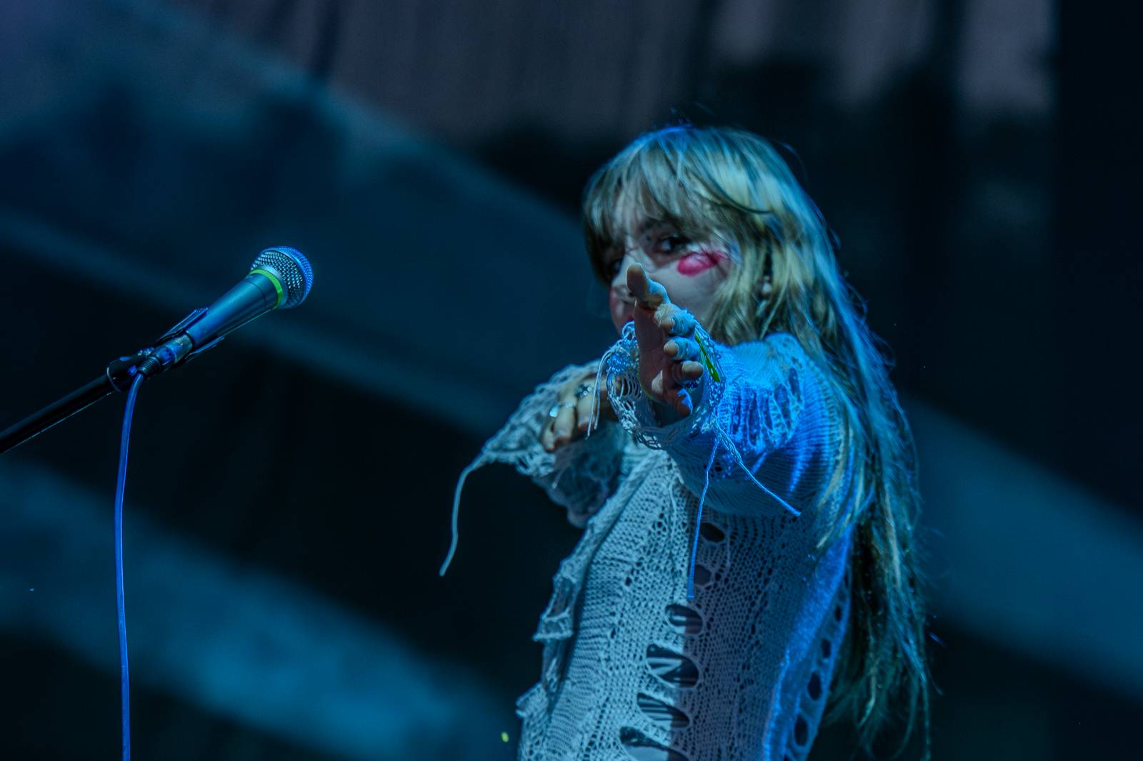 Rok 2025 objektivem fotografů | Z očí do fotoaparátu Jiřího Linharta. Fotil Dymytry, Pana Lynxe, Čechomor i Martu Jandovou