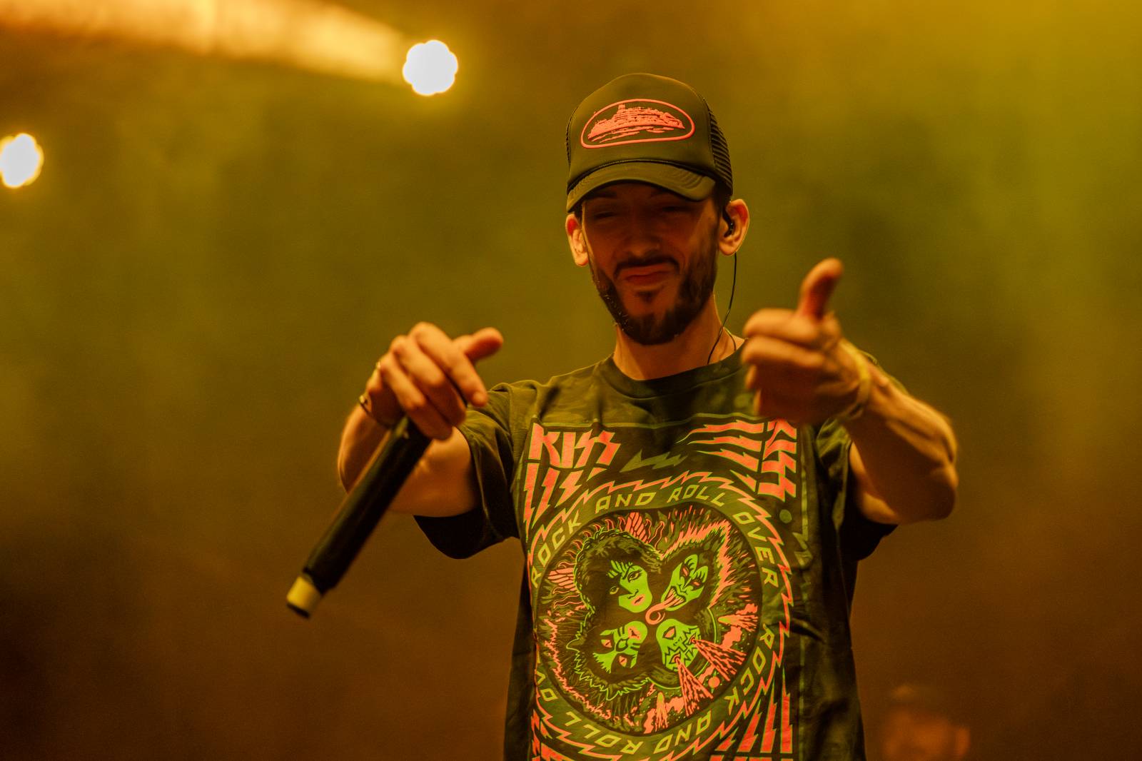 Rok 2025 objektivem fotografů | Z očí do fotoaparátu Jiřího Linharta. Fotil Dymytry, Pana Lynxe, Čechomor i Martu Jandovou