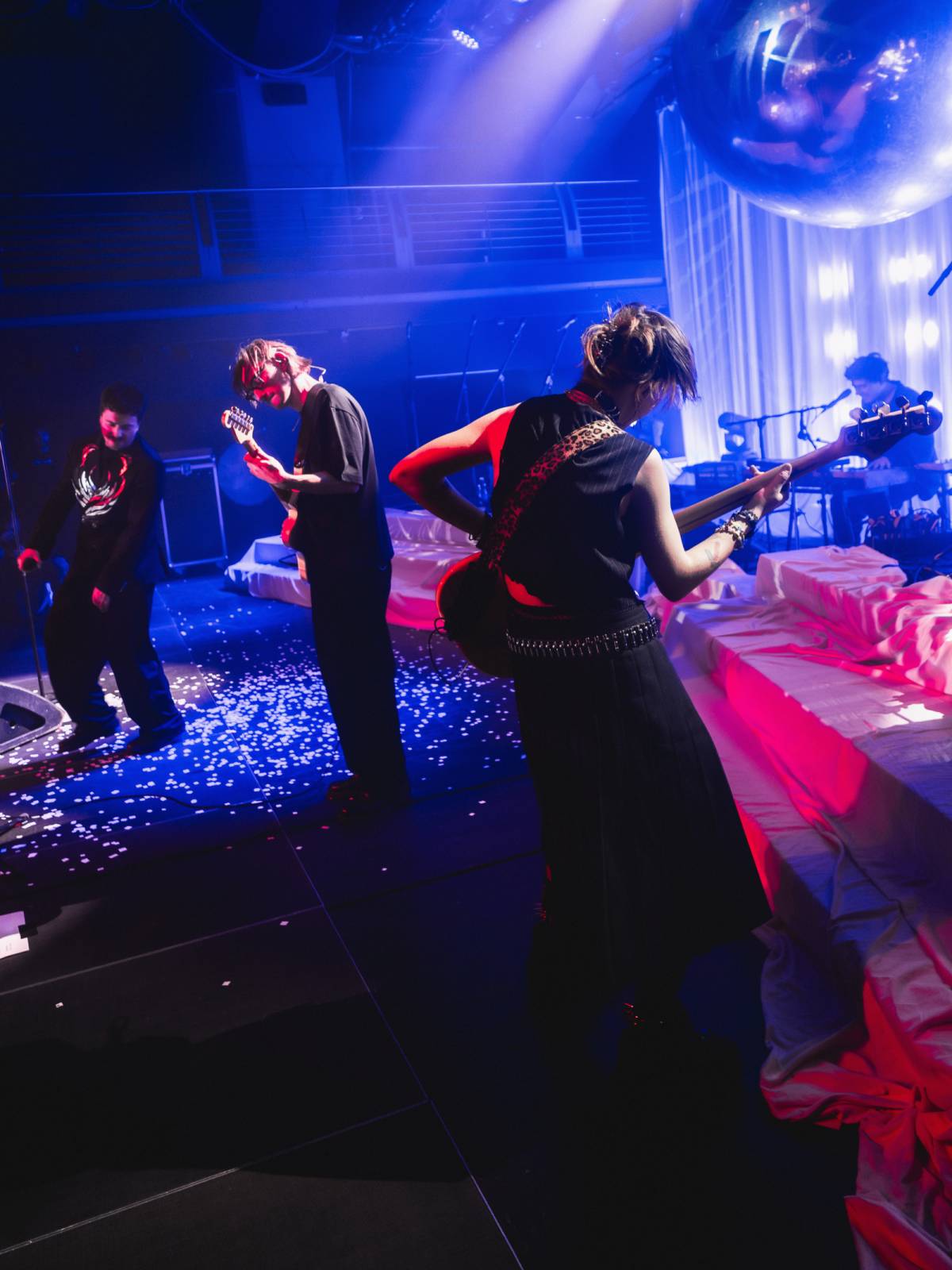 Folklor, alternativa a silné emoce: Billy Barman a SL'UK připravili v plné Arše+ povedenou show