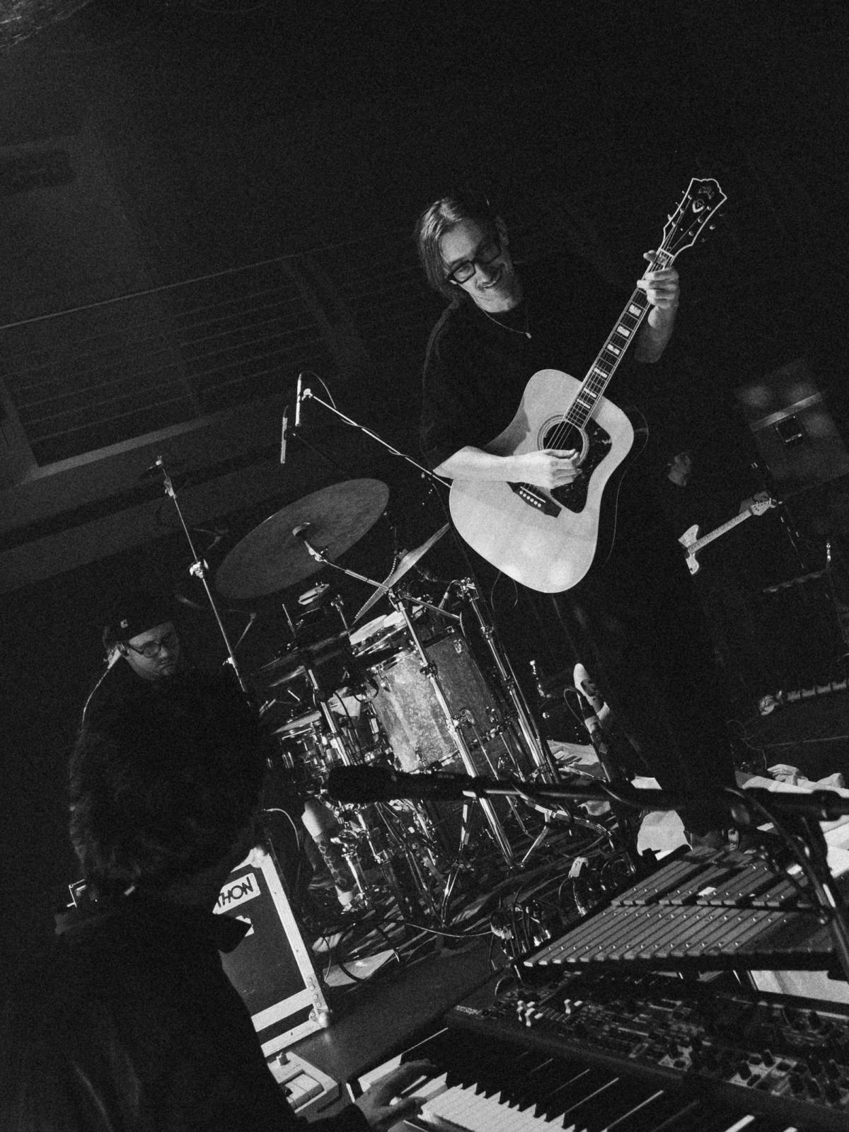 Folklor, alternativa a silné emoce: Billy Barman a SL'UK připravili v plné Arše+ povedenou show