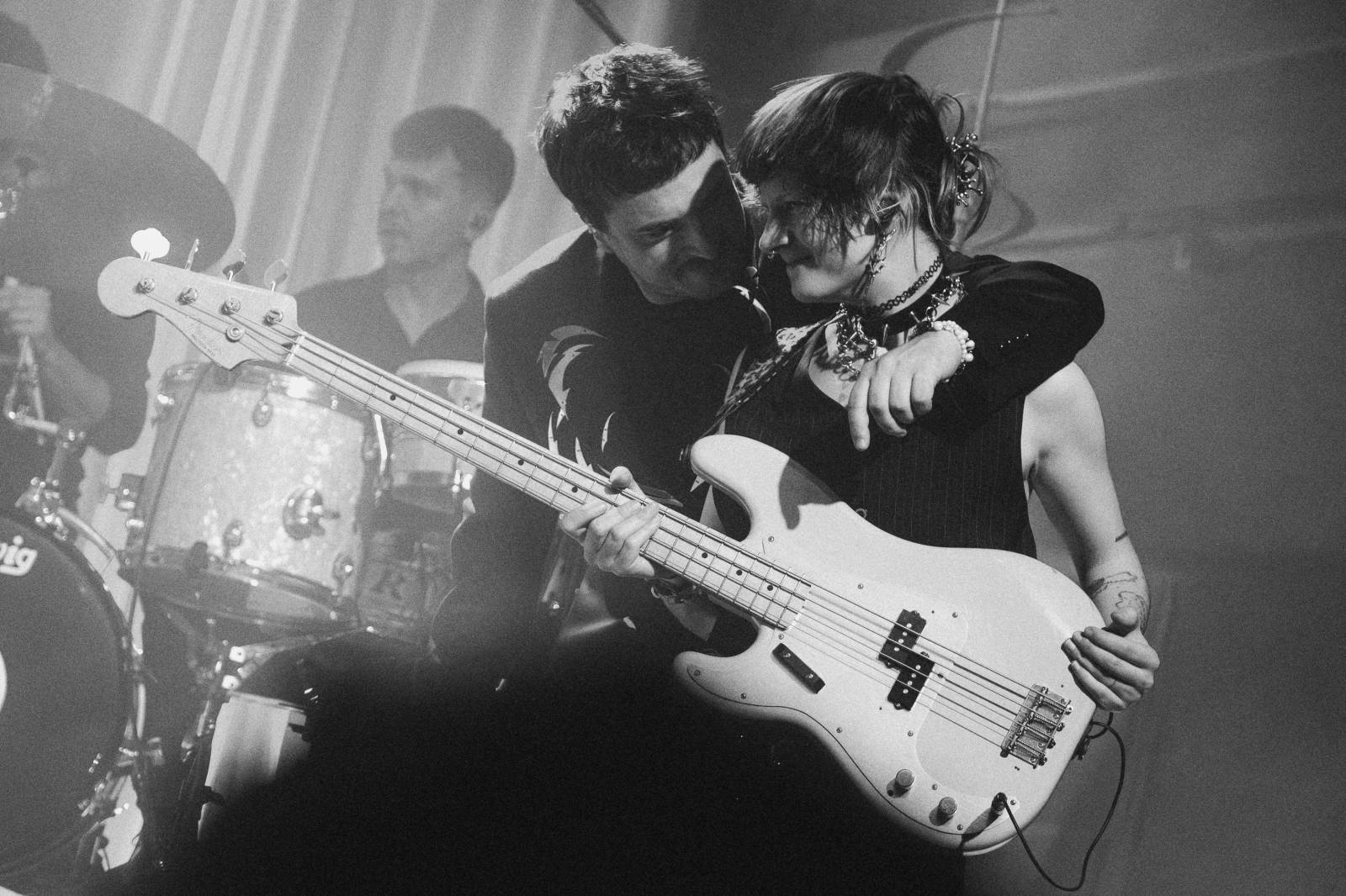 Folklor, alternativa a silné emoce: Billy Barman a SL'UK připravili v plné Arše+ povedenou show