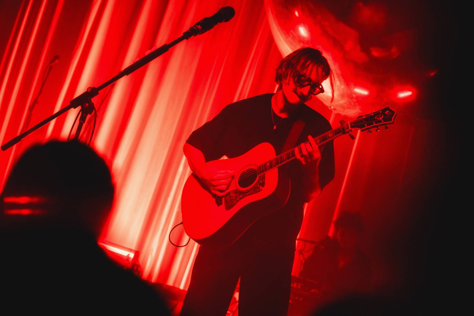 Folklor, alternativa a silné emoce: Billy Barman a SL'UK připravili v plné Arše+ povedenou show