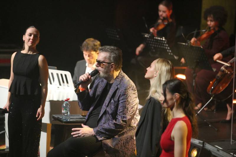 Richard Müller vyprodal brněnské Sono, přehrál i skladby Banketu