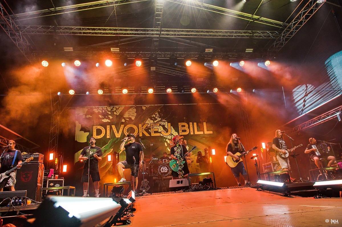 Rok 2025 objektivem fotografů | Martin Hanáček se ohlíží. Loni fotil na Metalfestu, Pekelném ostrově, Manětíně nebo Rockovém létě na Mži