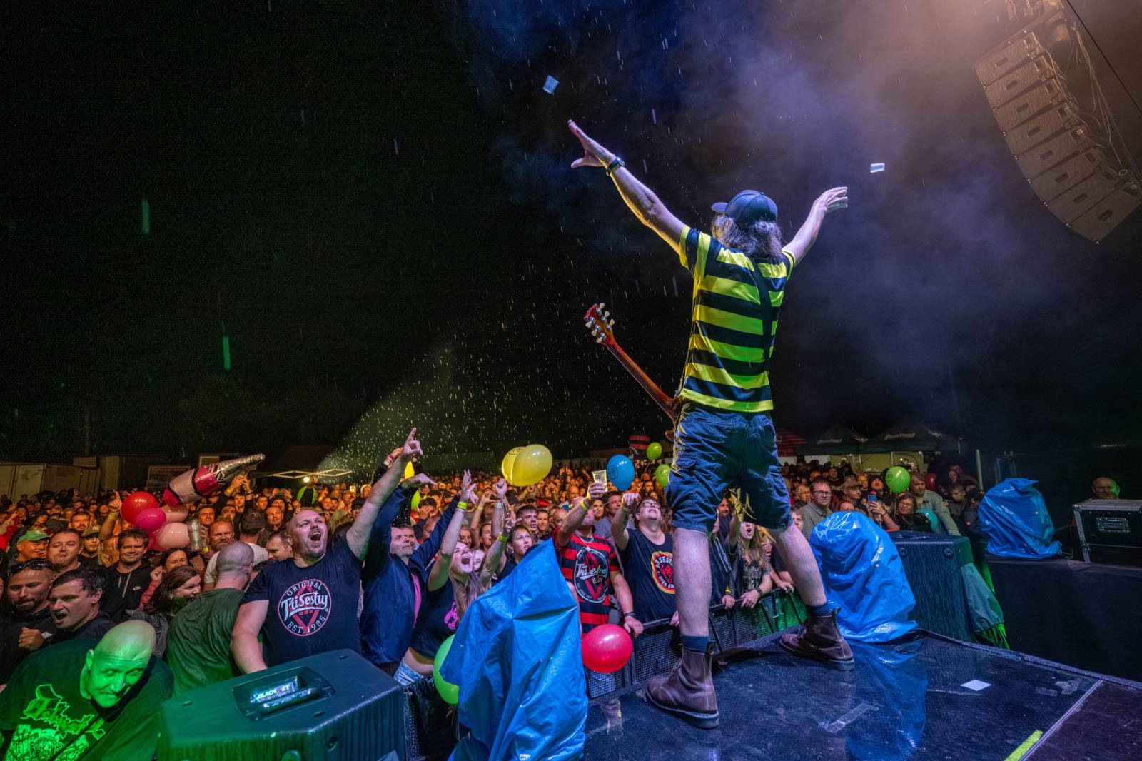 Rok 2025 objektivem fotografů | Jan Urbánek fotil pro Tři sestry, vyrazil i na poslední koncert J.A.R. a festival Rock for People