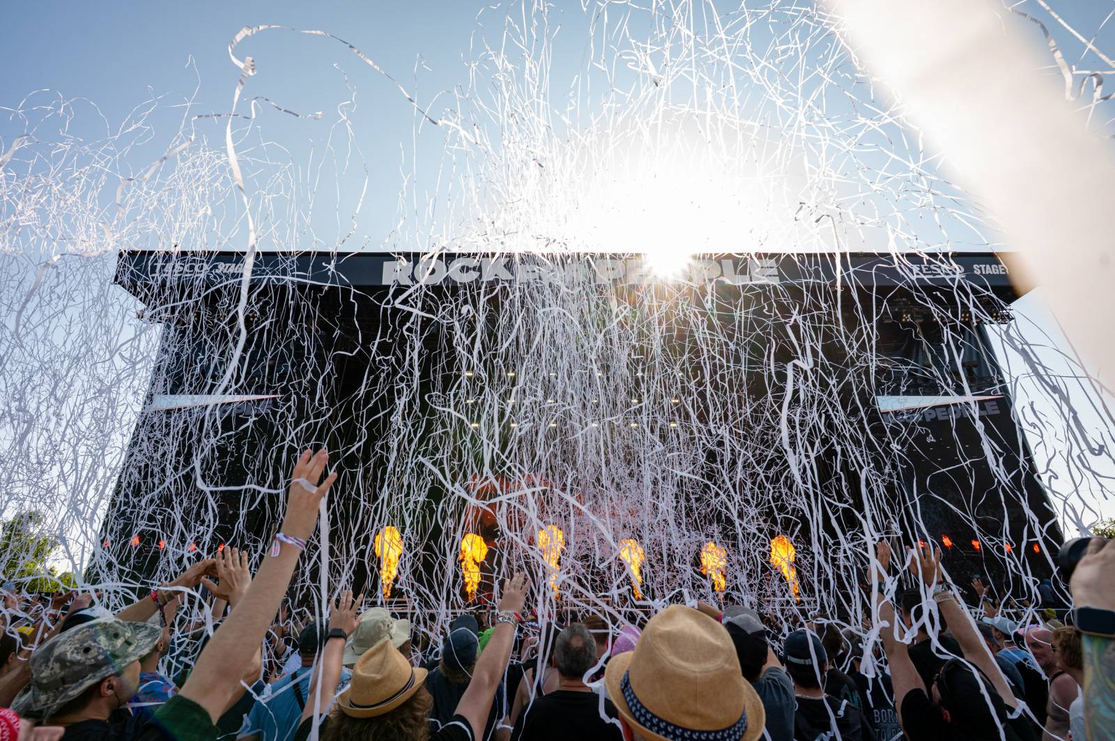 Rok 2025 objektivem fotografů | Jan Urbánek fotil pro Tři sestry, vyrazil i na poslední koncert J.A.R. a festival Rock for People