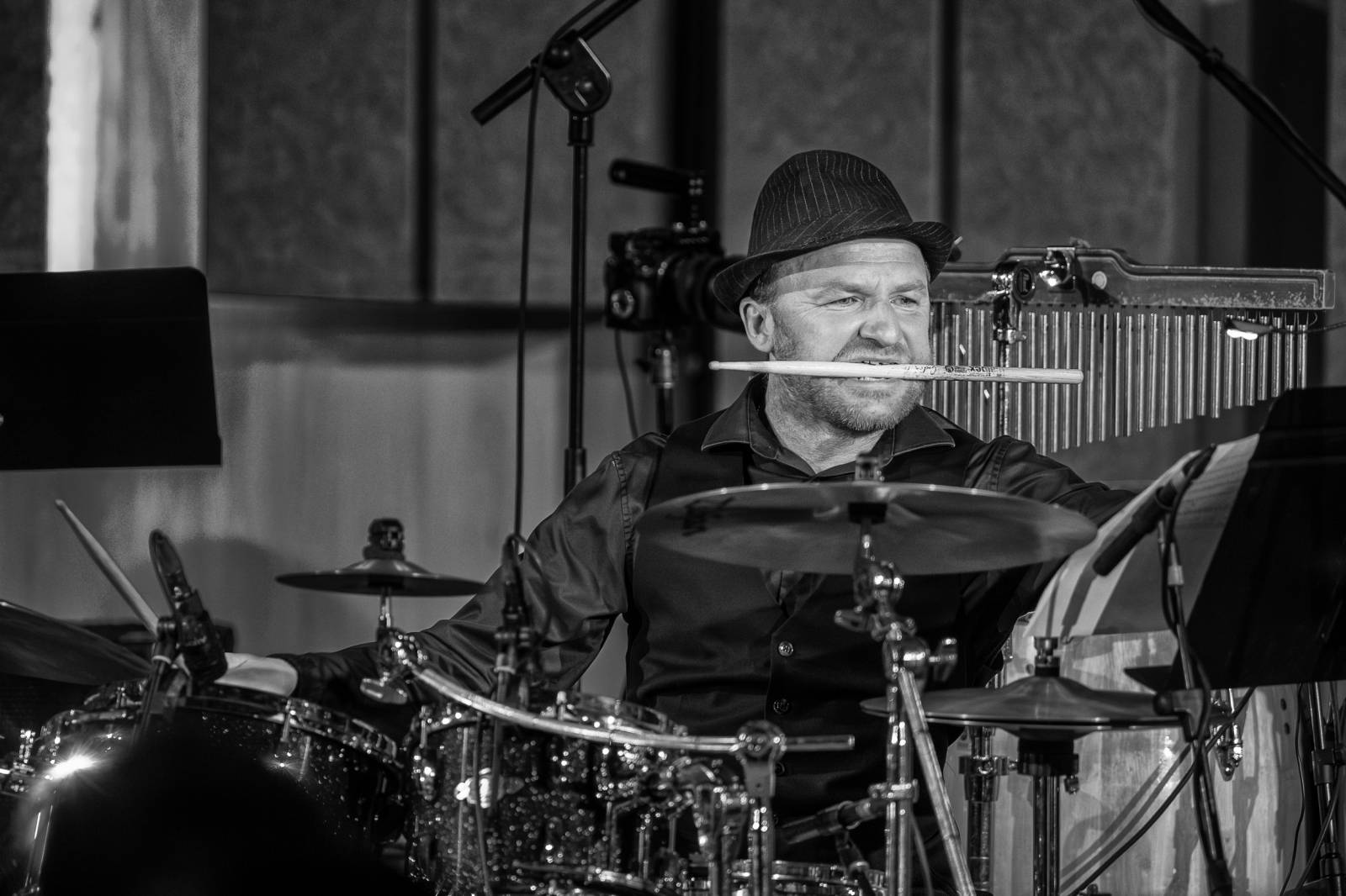 Rok 2025 objektivem fotografů | Jan Urbánek fotil pro Tři sestry, vyrazil i na poslední koncert J.A.R. a festival Rock for People