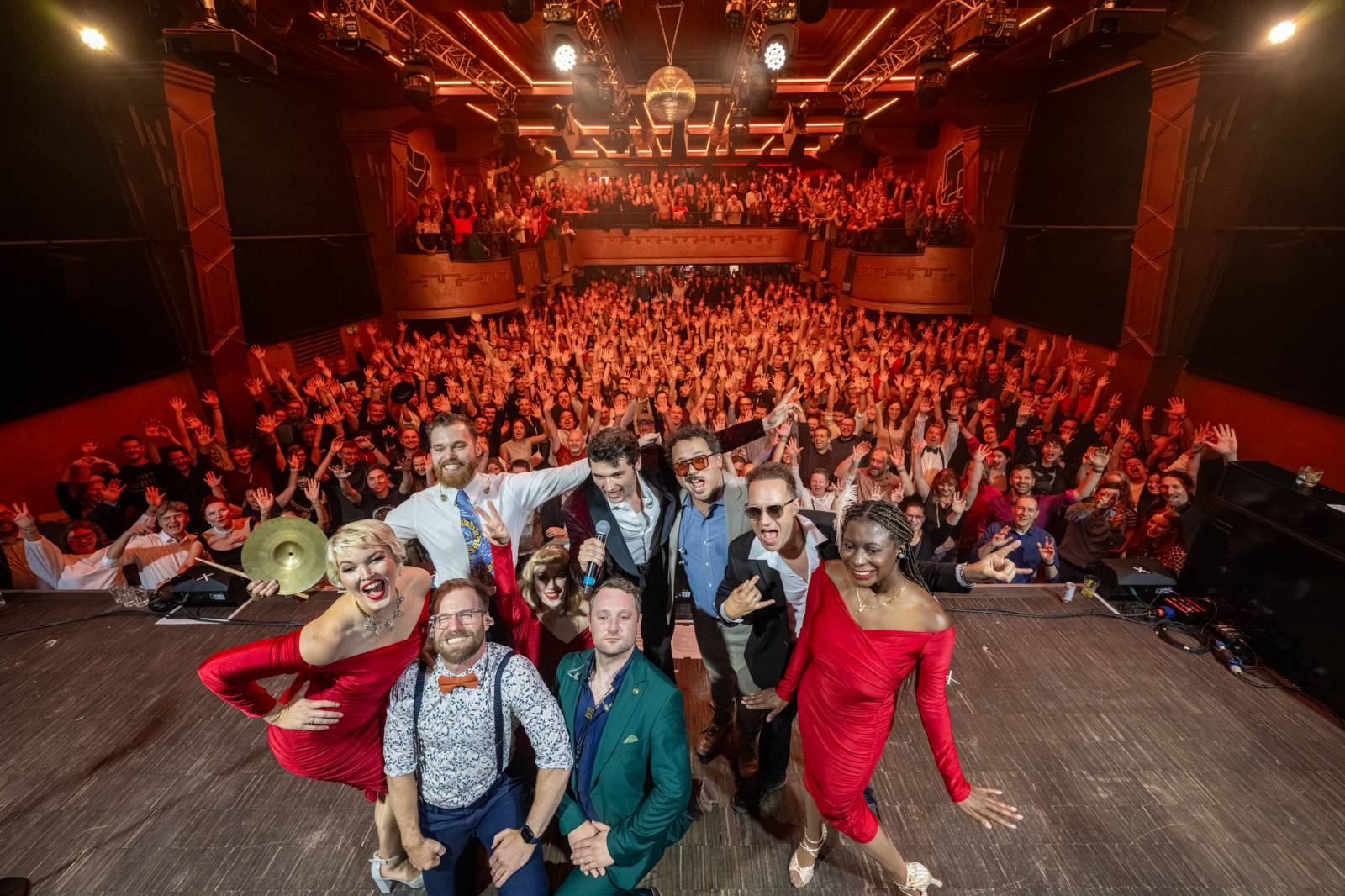 Rok 2025 objektivem fotografů | Jan Urbánek fotil pro Tři sestry, vyrazil i na poslední koncert J.A.R. a festival Rock for People