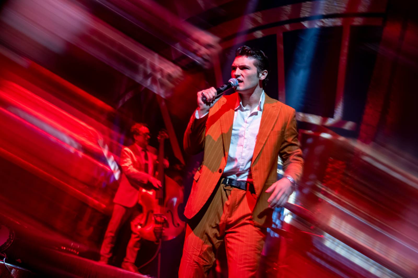 Rok 2025 objektivem fotografů | Jan Urbánek fotil pro Tři sestry, vyrazil i na poslední koncert J.A.R. a festival Rock for People