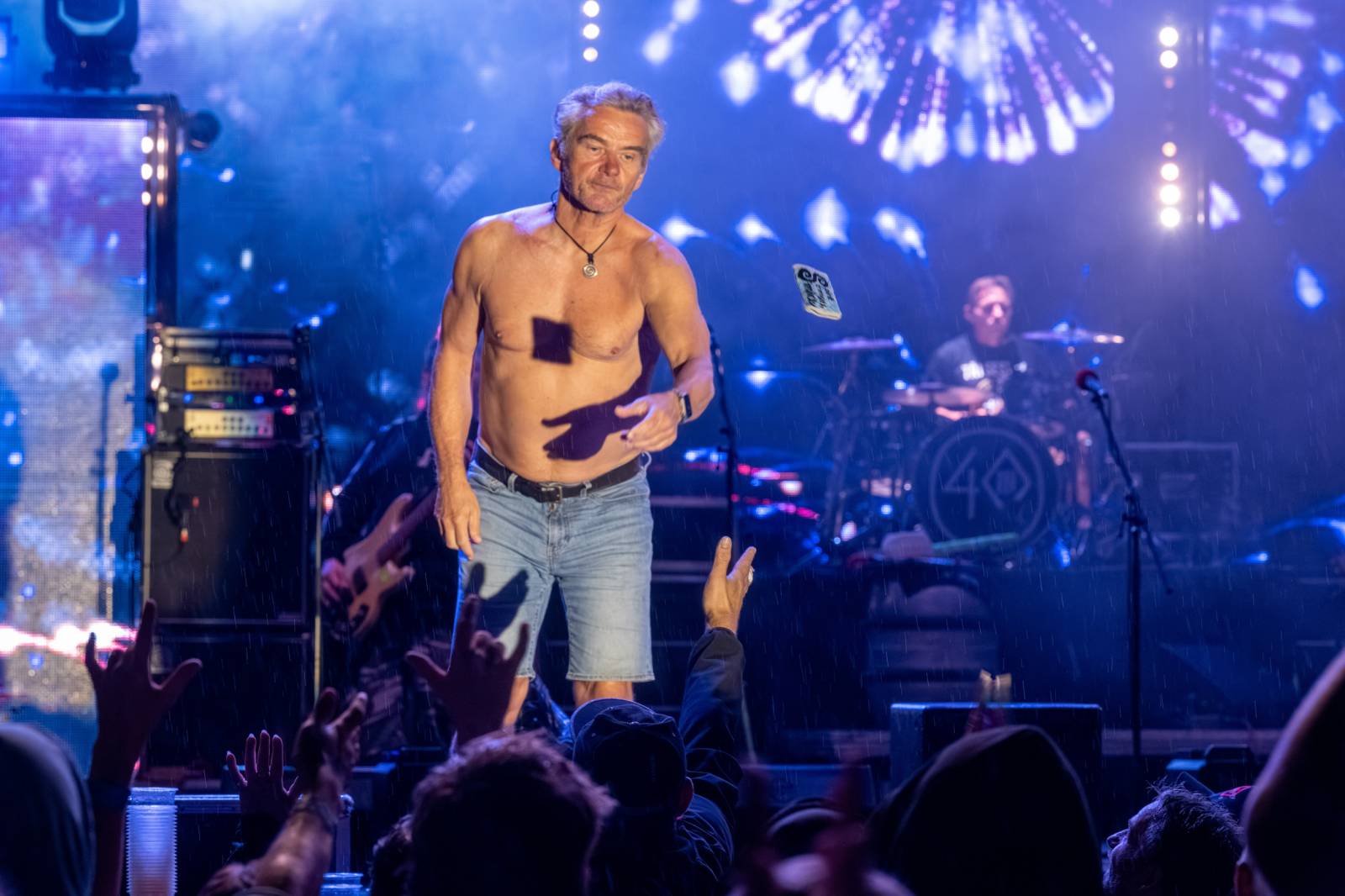 Rok 2025 objektivem fotografů | Jan Urbánek fotil pro Tři sestry, vyrazil i na poslední koncert J.A.R. a festival Rock for People