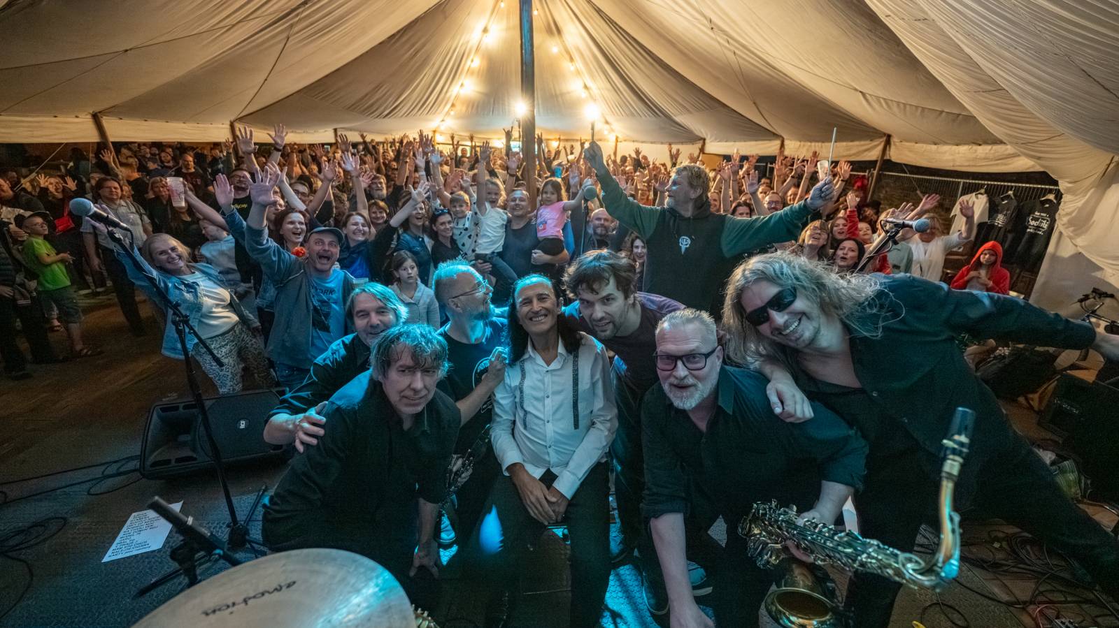 Rok 2025 objektivem fotografů | Jan Urbánek fotil pro Tři sestry, vyrazil i na poslední koncert J.A.R. a festival Rock for People