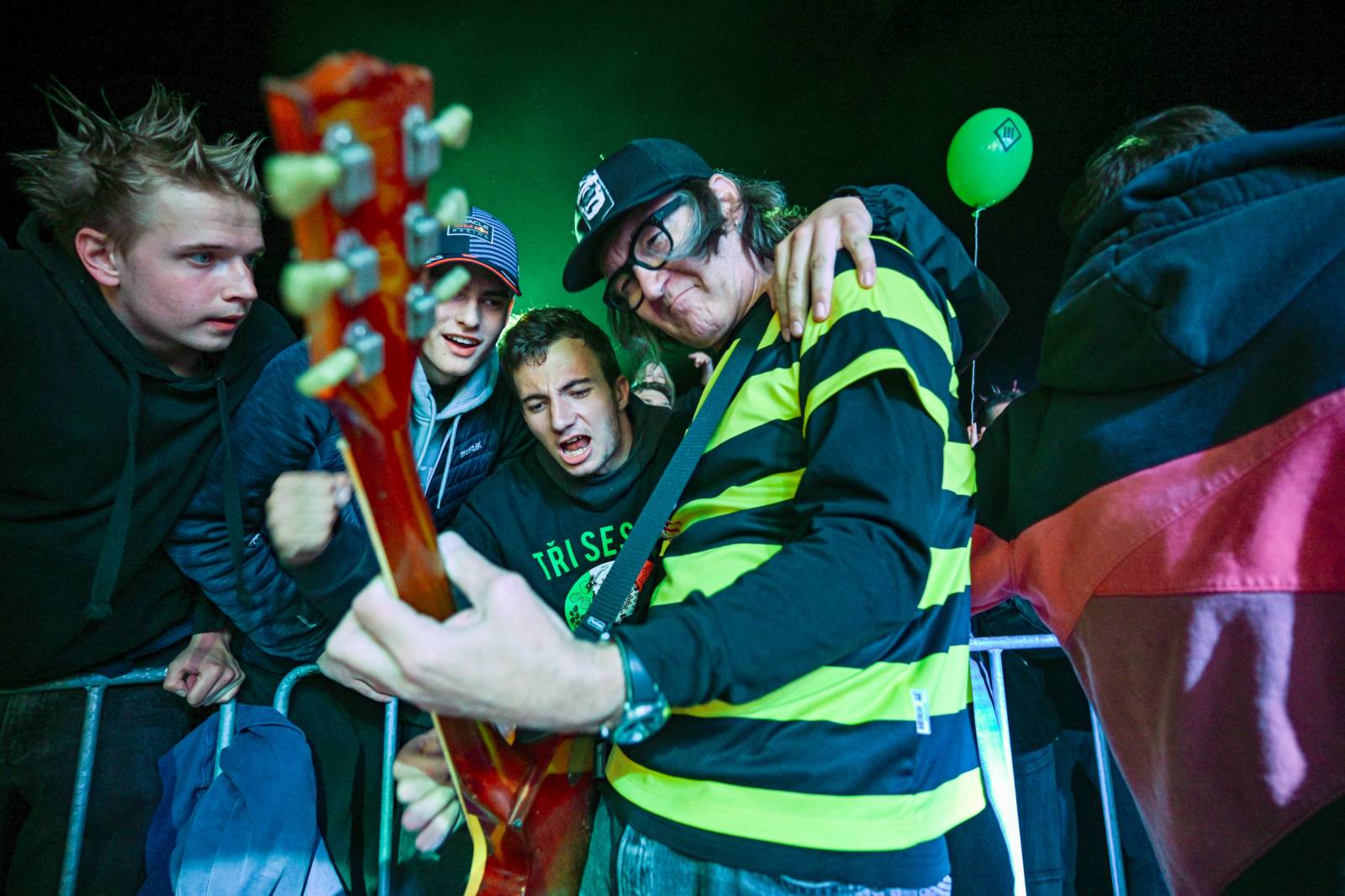 Rok 2025 objektivem fotografů | Jan Urbánek fotil pro Tři sestry, vyrazil i na poslední koncert J.A.R. a festival Rock for People