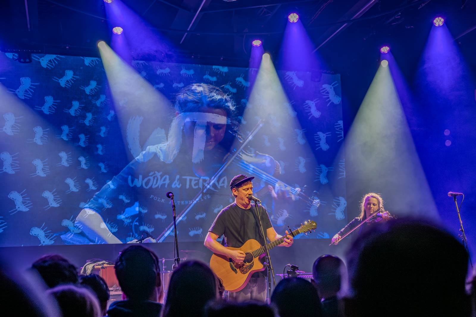 Vypsaná fiXa slaví dvacet let Krásy vesmírné. V Lucerna Music Baru zakončila podzimní část turné