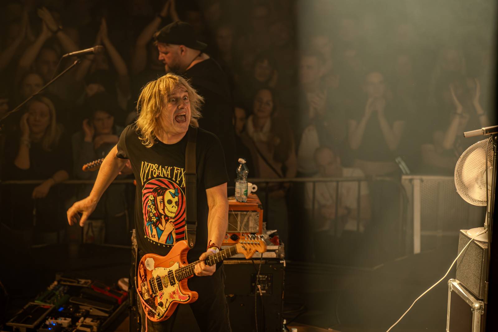 Vypsaná fiXa slaví dvacet let Krásy vesmírné. V Lucerna Music Baru zakončila podzimní část turné